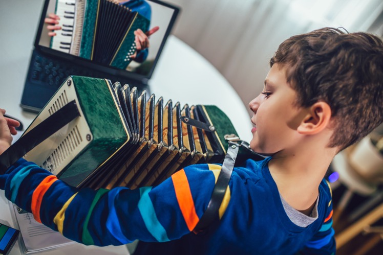 Garçon à l'accordéon